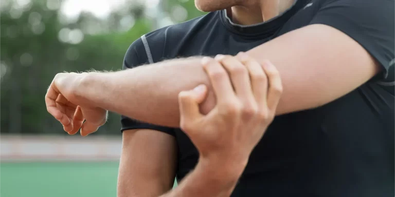Tendinopatie triceps brachii Tendinopatie triceps brachii